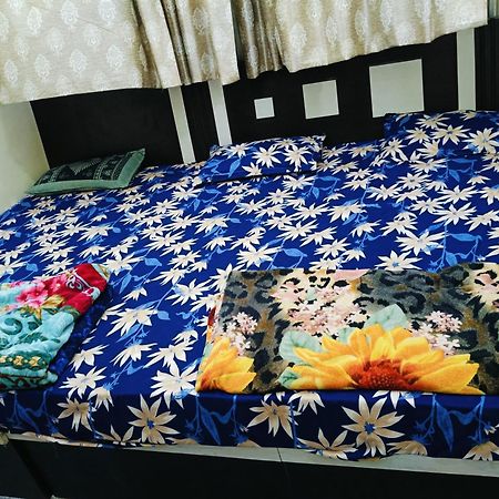 Jai Hanuman Guest House Palsana  Buitenkant foto