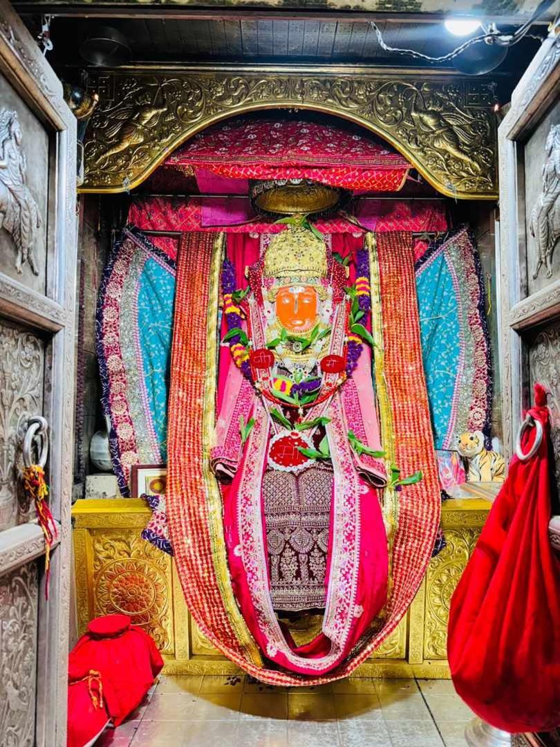 Jai Hanuman Guest House Palsana  Buitenkant foto