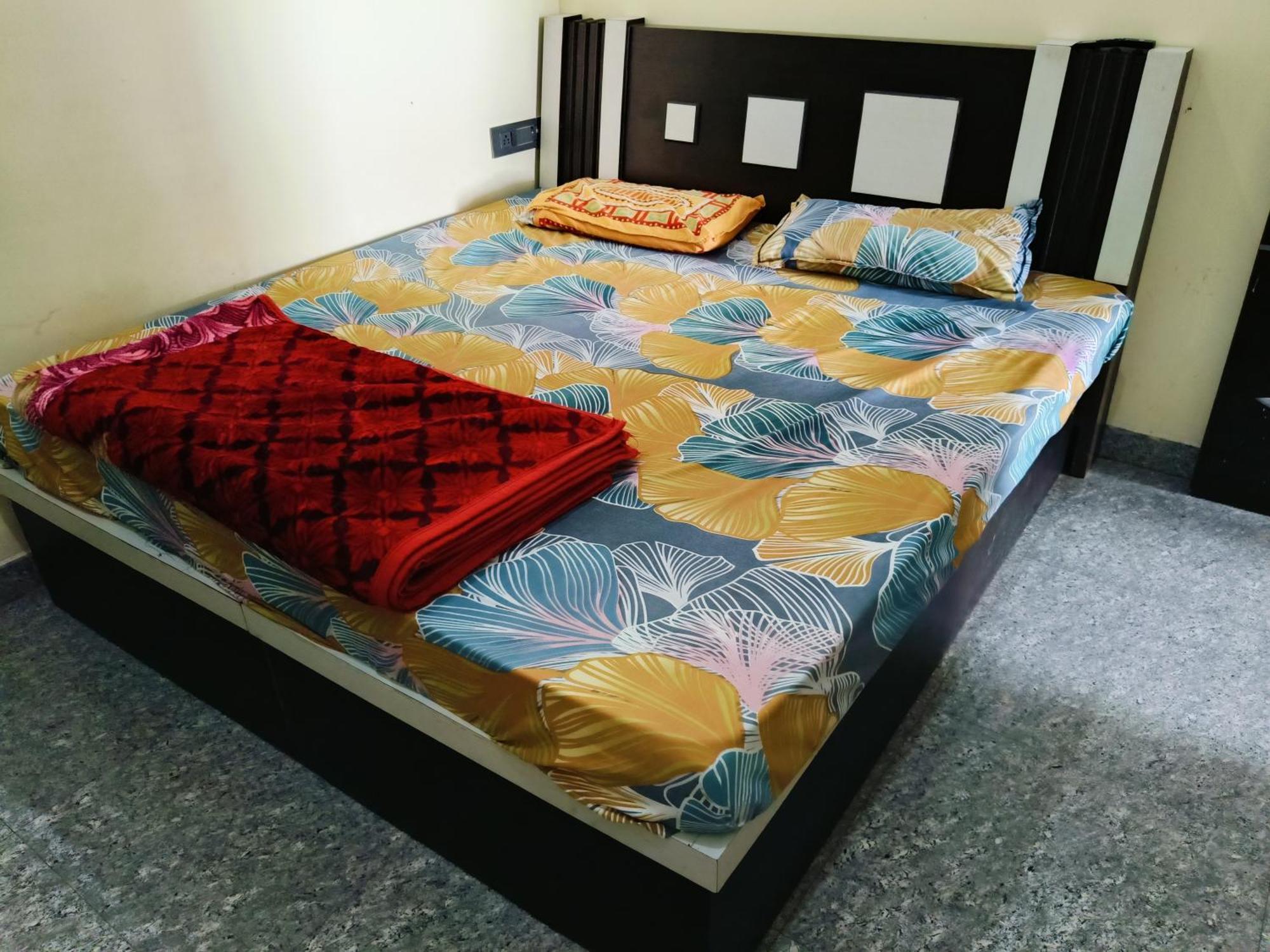 Jai Hanuman Guest House Palsana  Buitenkant foto